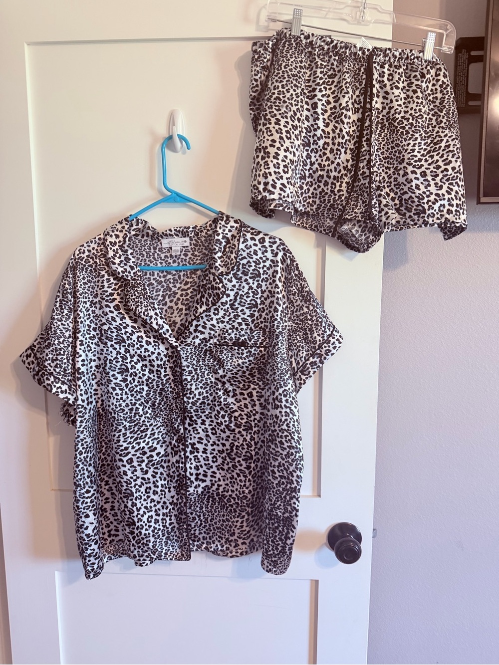 Leopard Print Short Sleeve Pajama Top & Shorts - Black & White